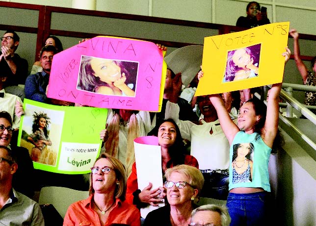 L’Arène du Sud n’affichait pas salle comble - mis à part la fosse - mais plusieurs centaines de personnes étaient venues encourager leur favorite. Familles, amis… Tout ce petit monde a mis beaucoup d’ambiance au cours de la soirée.