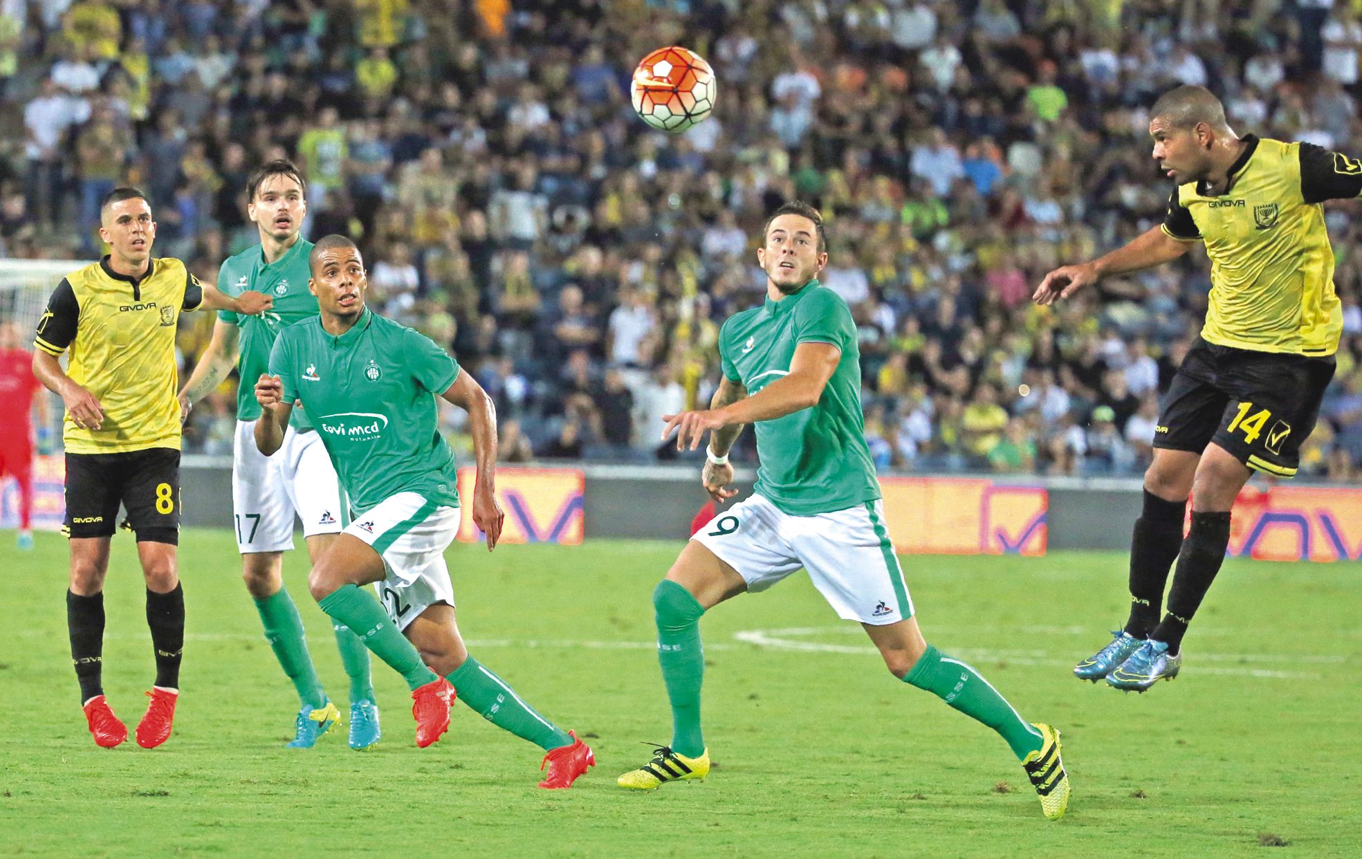 Jérusalem, vendredi 18 août. Saint-Étienne s\'est imposé 2-1 en Israël aux dépens du club local du Beitar en barrage aller de Ligue Europa. Les chances de qualification sont sérieuses.