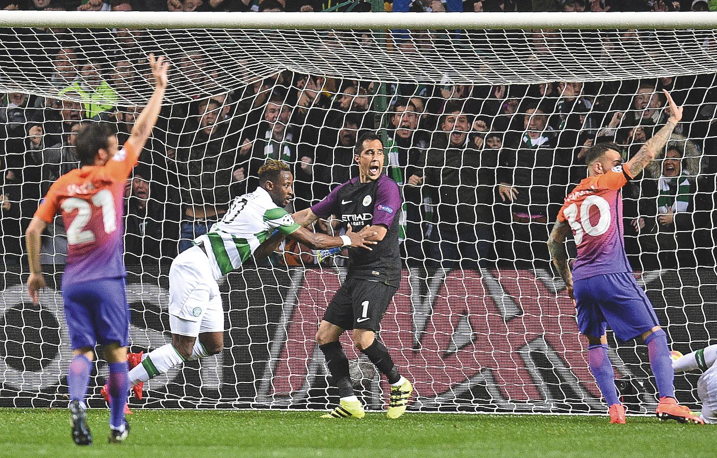 Glasgow, le 29 septembre. Mené trois fois, Manchester City a eu du mal à ramener le nul d’Ecosse face au Celtic. Le Français Dembélé (au centre) a inscrit un doublé pour Glasgow.