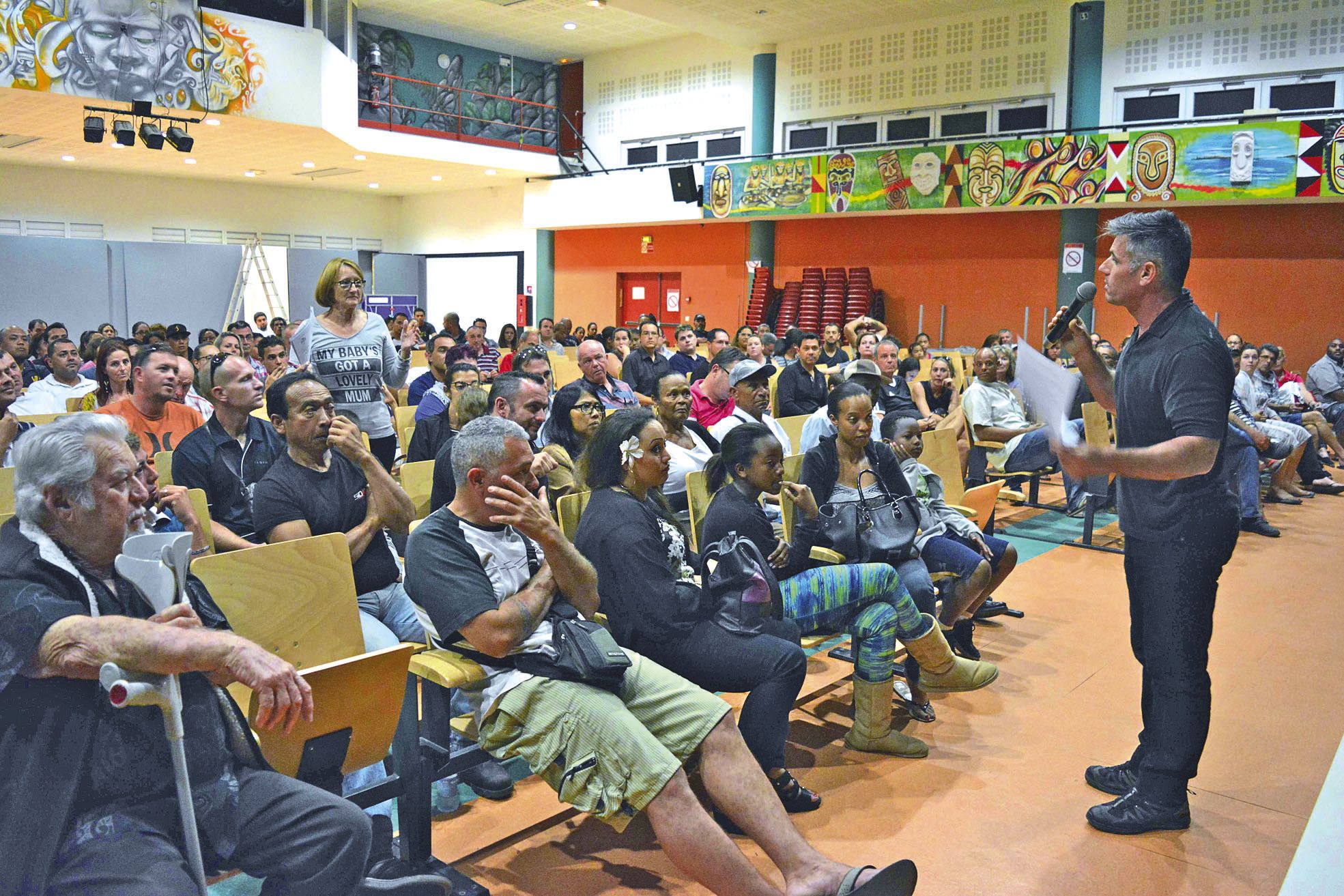 Païta-village, mercredi 28 septembre. Près de deux cents personnes ont répondu présent, un record pour une assemblée générale de l’ASL.