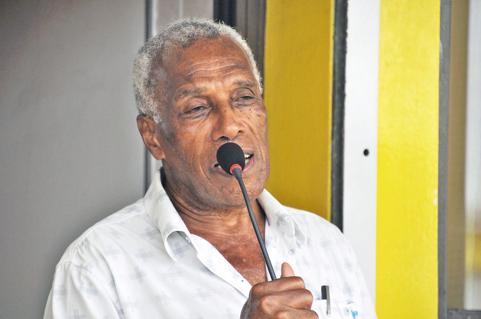 Elie Poigoune a charmé petits et grands par son attitude, son regard et ses mots bienveillants.