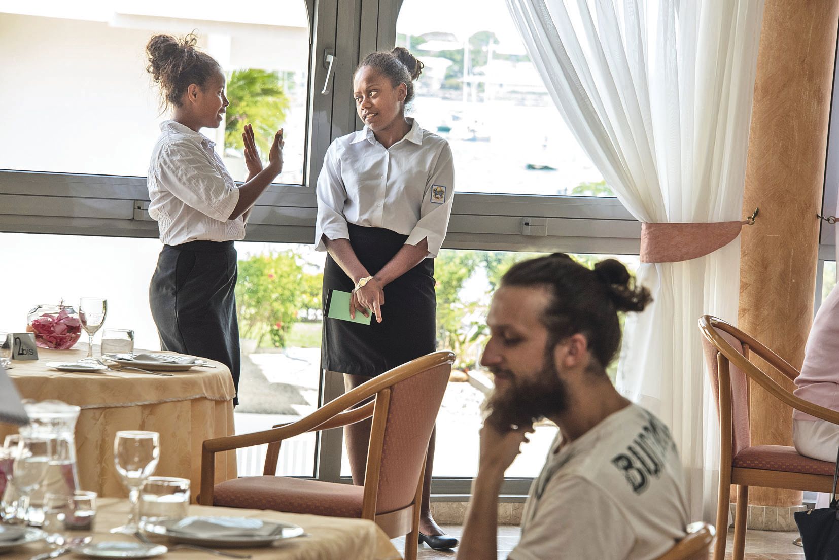 En plus de l’équipe de service, des élèves de seconde étaient en phase d’observation pour leur premier jour.