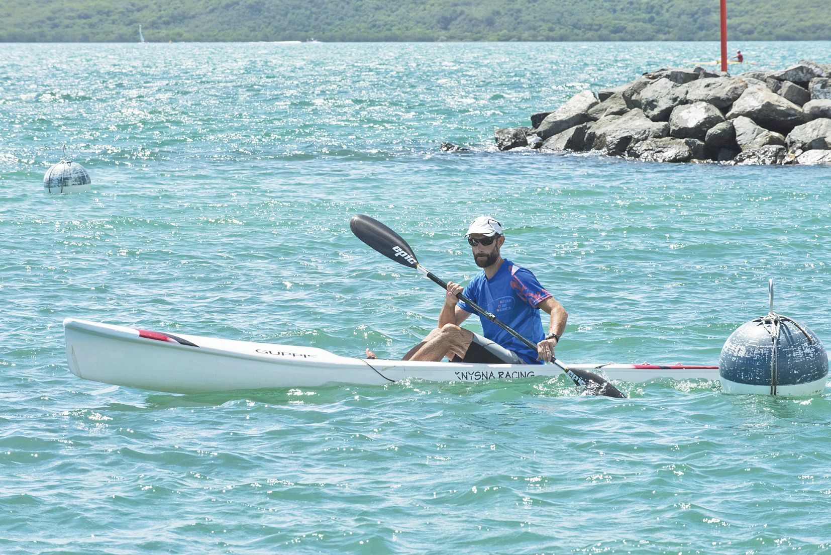 Autre activité proposée, le surf ski, un dérivé du kayak, qui est plus effilé, plus rapide et plus stable. Et qui attire davantage les adultes. Entre 9 heures et 15 heures, ils ont vogué sur le plan d’eau de Sainte-Marie, sous l’encadrement des bénévoles.