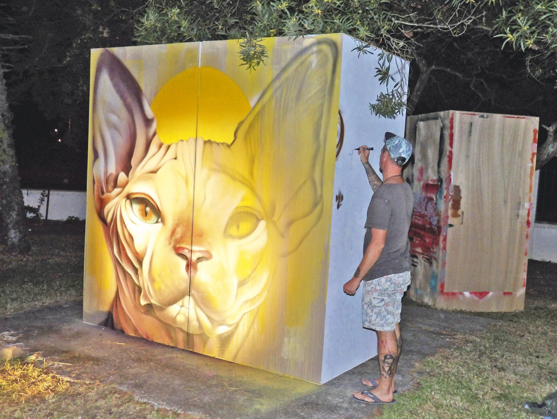 Le chat de Kuby a impressionné les quelques visiteurs venus découvrir le travail des artistes.