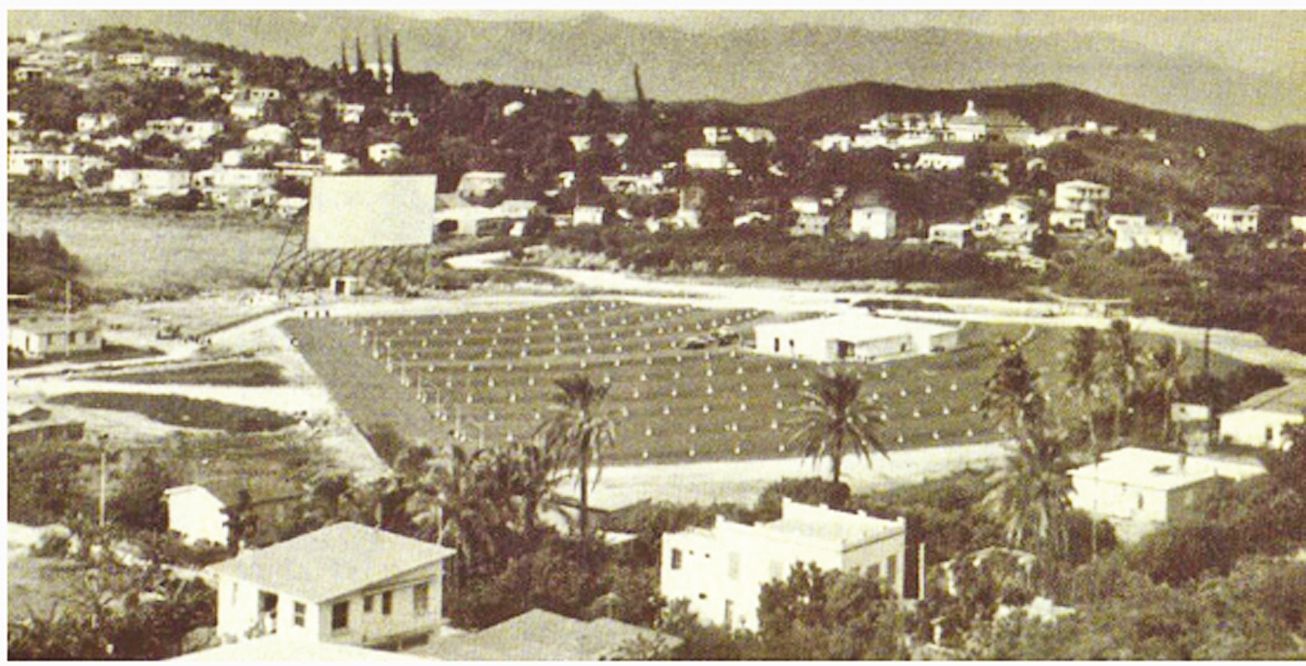 Premier du genre sur le territoire français, le drive-in Alizé fut inauguré le 14 mars 1963 par Désiré Kativinéca. Deux ans plus tard, le drive-in Hickson voyait le jour à l’Anse-Vata.