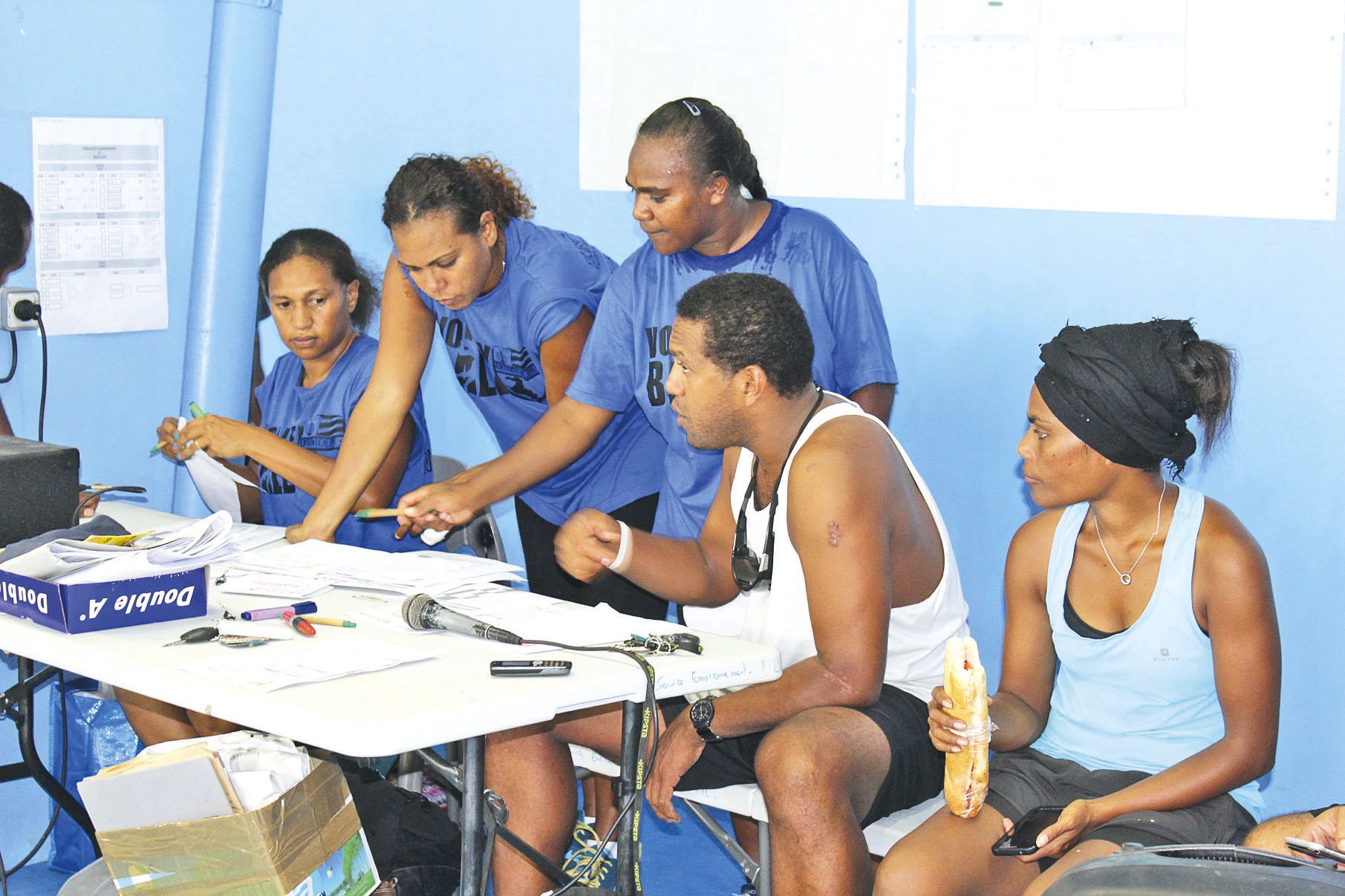 Les responsables du district de Lifou de volley-ball sont assez satisfaits de ce regroupement où ils constatent une amélioration du niveau de jeu. Ils ont pu compter sur l’appui des clubs pour le bon déroulement du tournoi. Tous espèrent maintenant décroc