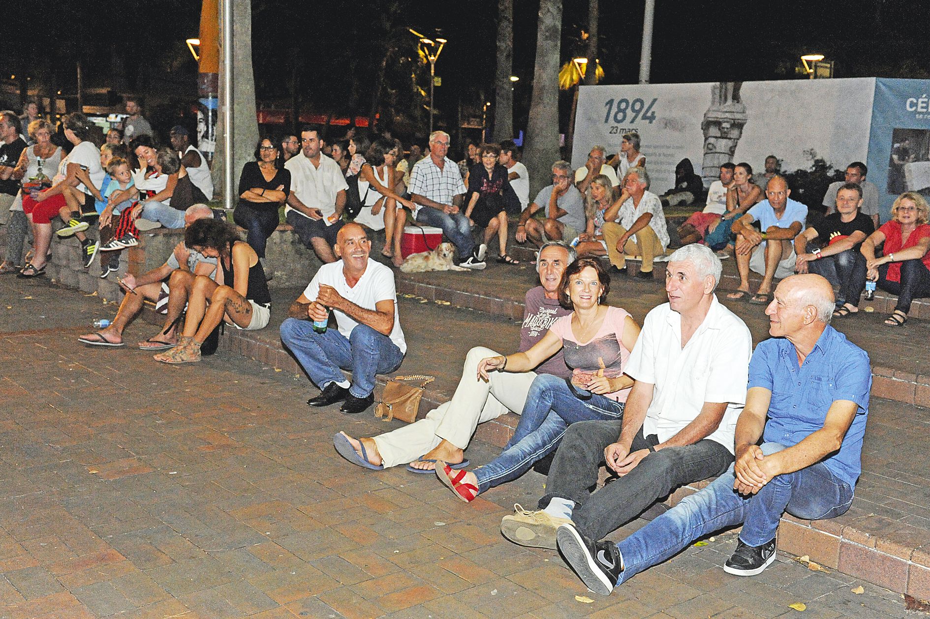 Centre-Ville. Pendant ce temps-là, les fans des Rolling Stones se sont déplacés place de la Marne, pour profiter de la diffusion en plein air, de Havana moon, premier concert officiel d’un groupe de rock occidental à Cuba. Une séance organisée par la vill