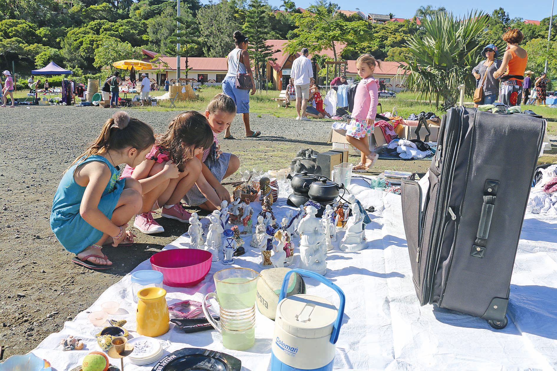 Tuband. Organisé par l’Association des parents d’élèves de l’école Guy- Champmoreau, notamment pour créer du lien entre les habitants, le deuxième vide- greniers de l’année a rassemblé une vingtaine de stands face à la maison de quartier. Comme celui d’An