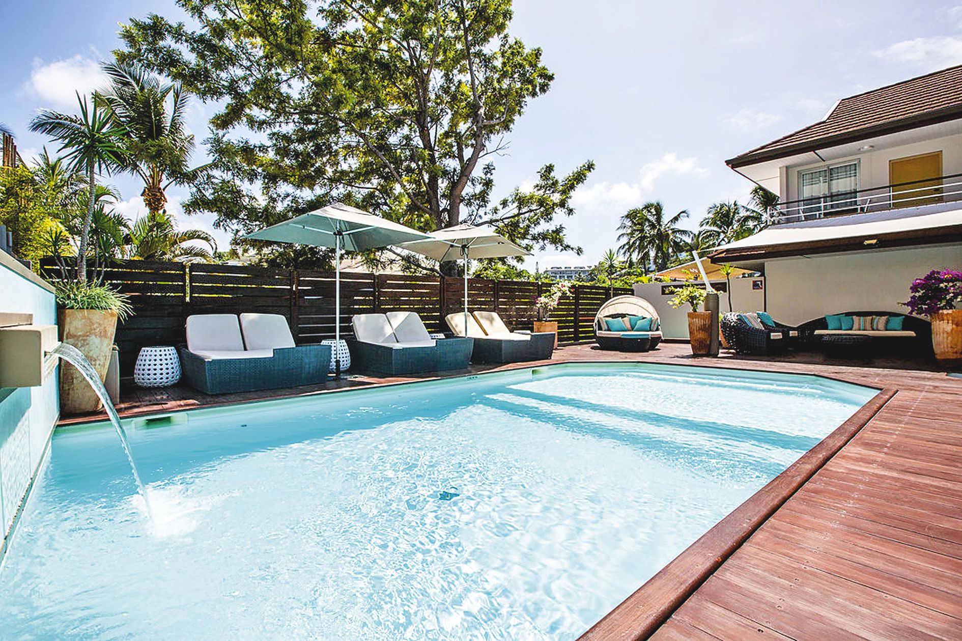 Extension, piscine, sauna, salle de sport, institut de beauté : l’hôtel offre aujourd’hui de nombreux services à ses clients.