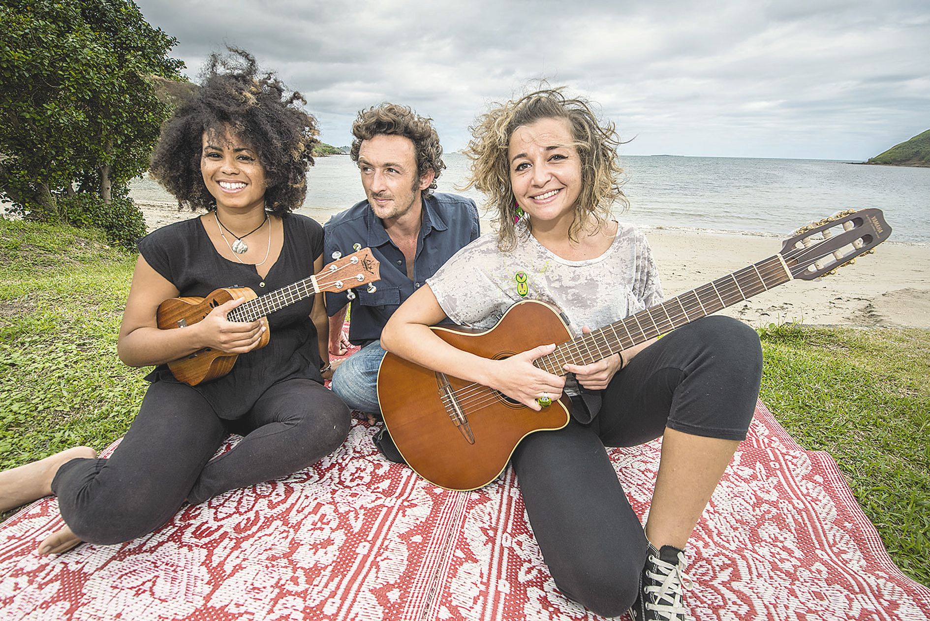 Mana, trio acoustique reggae composé de Joy Folly, Thierry Gourges et Lilou, est en concert, samedi soir, au Malecón.