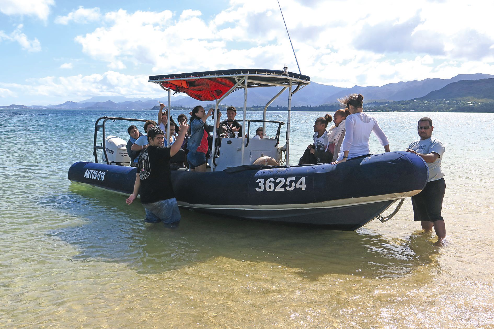 Un tour en bateau et une bonne baignade ont récompensé les élèves de seconde GPPE  qui n’ont pas ménagé leurs efforts pendant la matinée.