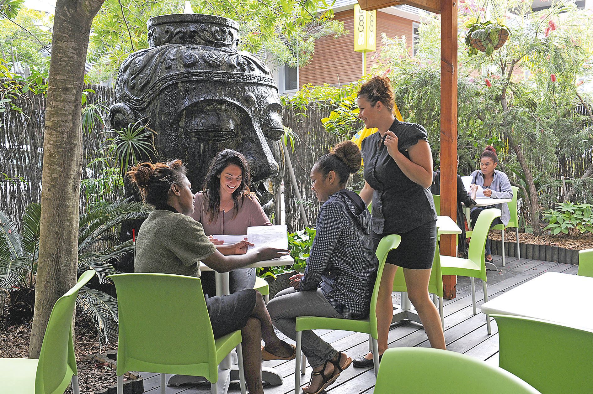 Le restaurant Les Jardins, ouvert il y a un an,  propose des formules le midi, du lundi au vendredi.