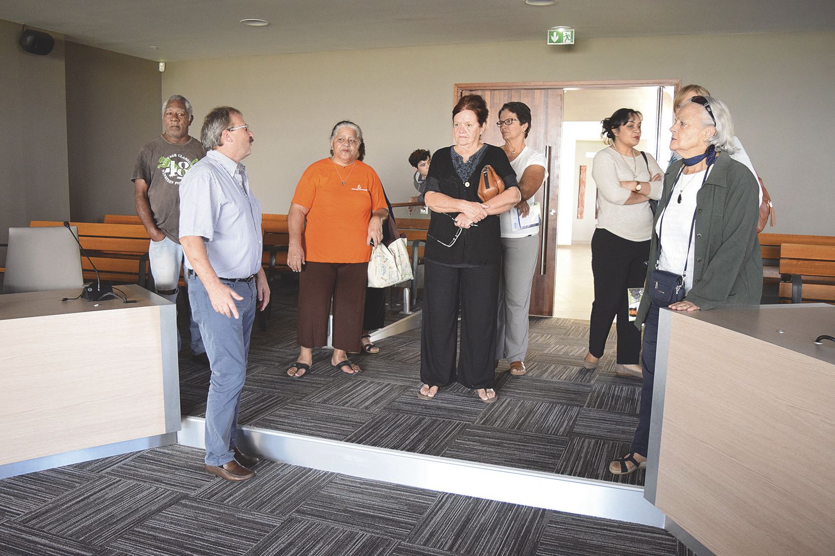 La dernière étape de la visite s’est déroulée dans la salle du conseil municipal,  « dimensionnée pour les 25 années à venir », a précisé Gérard Piolet, l’adjoint au maire.