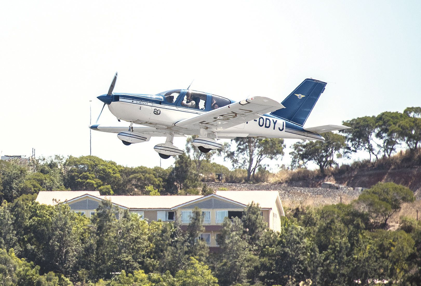 Pour beaucoup ces portes ouvertes étaient l’occasion d’un baptême de l’air. Quatre des neuf appareils de l’aéro-club ont tourné en continu pendant deux jours. L’organisation et l’encadrement étaient assurés bénévolement par une partie des 240 adhérents du