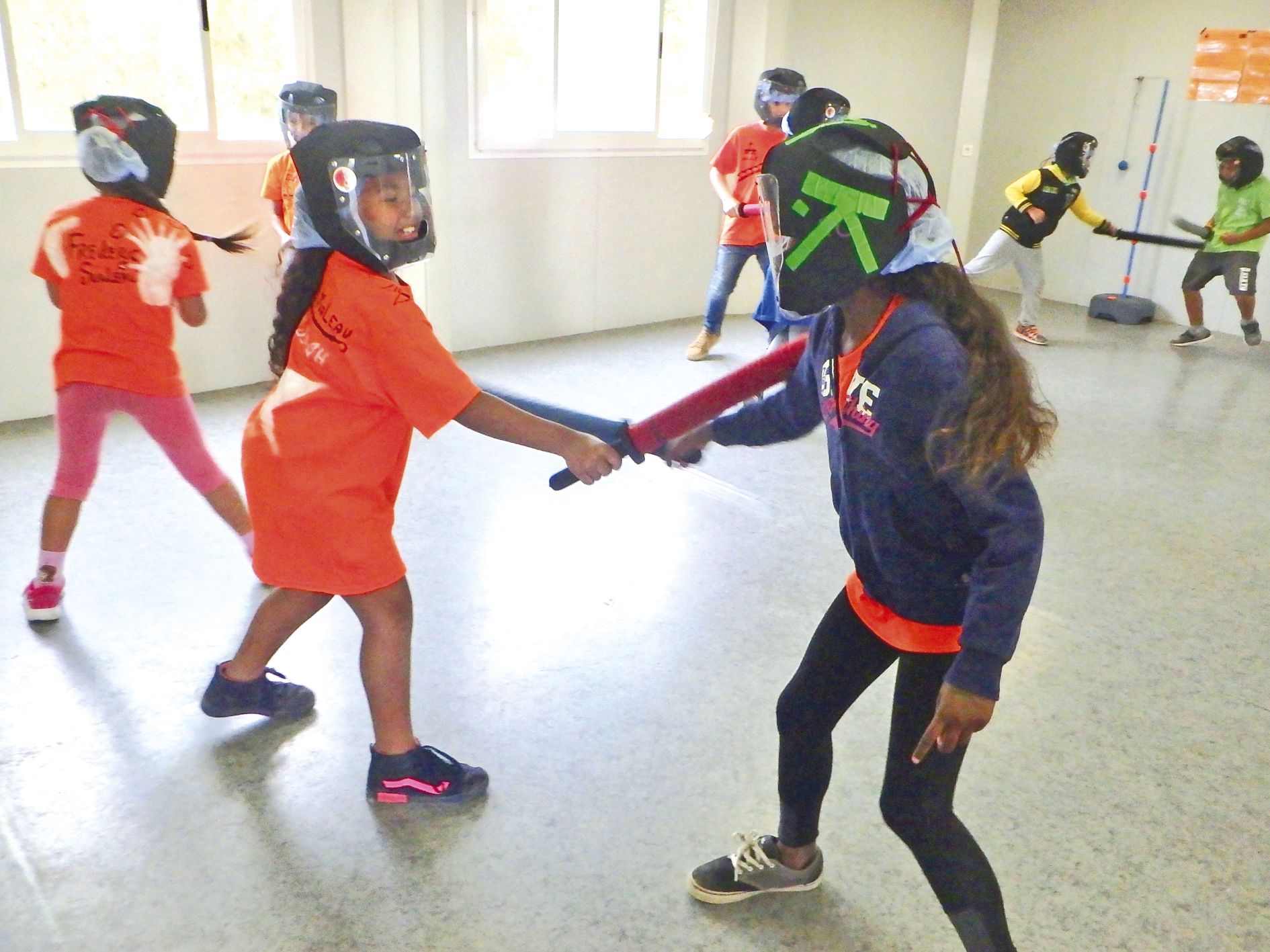 Nouveauté cette année, un atelier d’initiation au Chanbara, un art martial japonais axé sur le respect, la concentration et la maîtrise de soi, était proposé par le Sakura Dojo de Nouméa et de Boulari. « Les arts martiaux suscitent l’intérêt chez les jeun