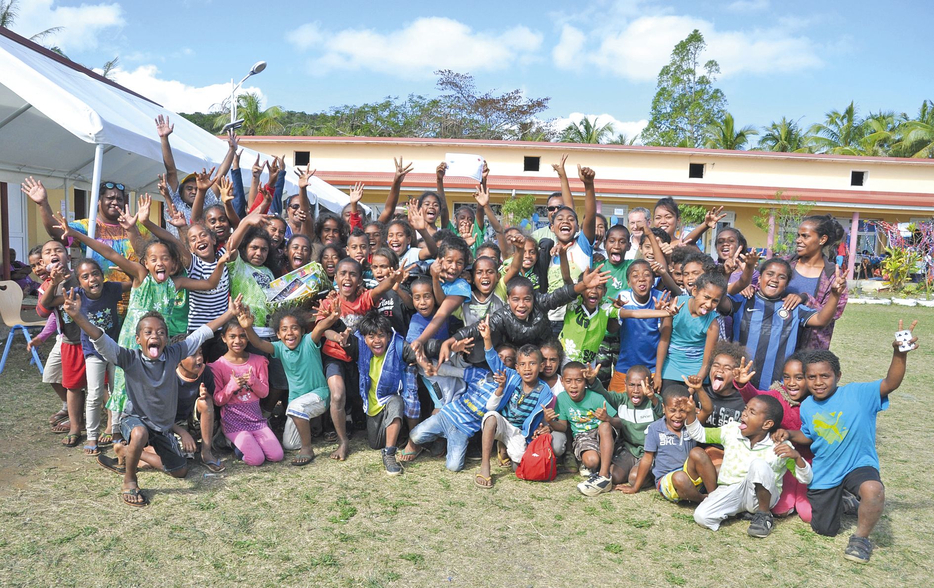 Ce sont les élèves de cycle 3 de l’école de Wakuarory qui ont remporté le 1er prix scientifique à l’école de Tadine jeudi. Ils ont  unanimement impressionné le jury par des réponses très précises et scientifiques sur la mangrove, sujet de leur travail.