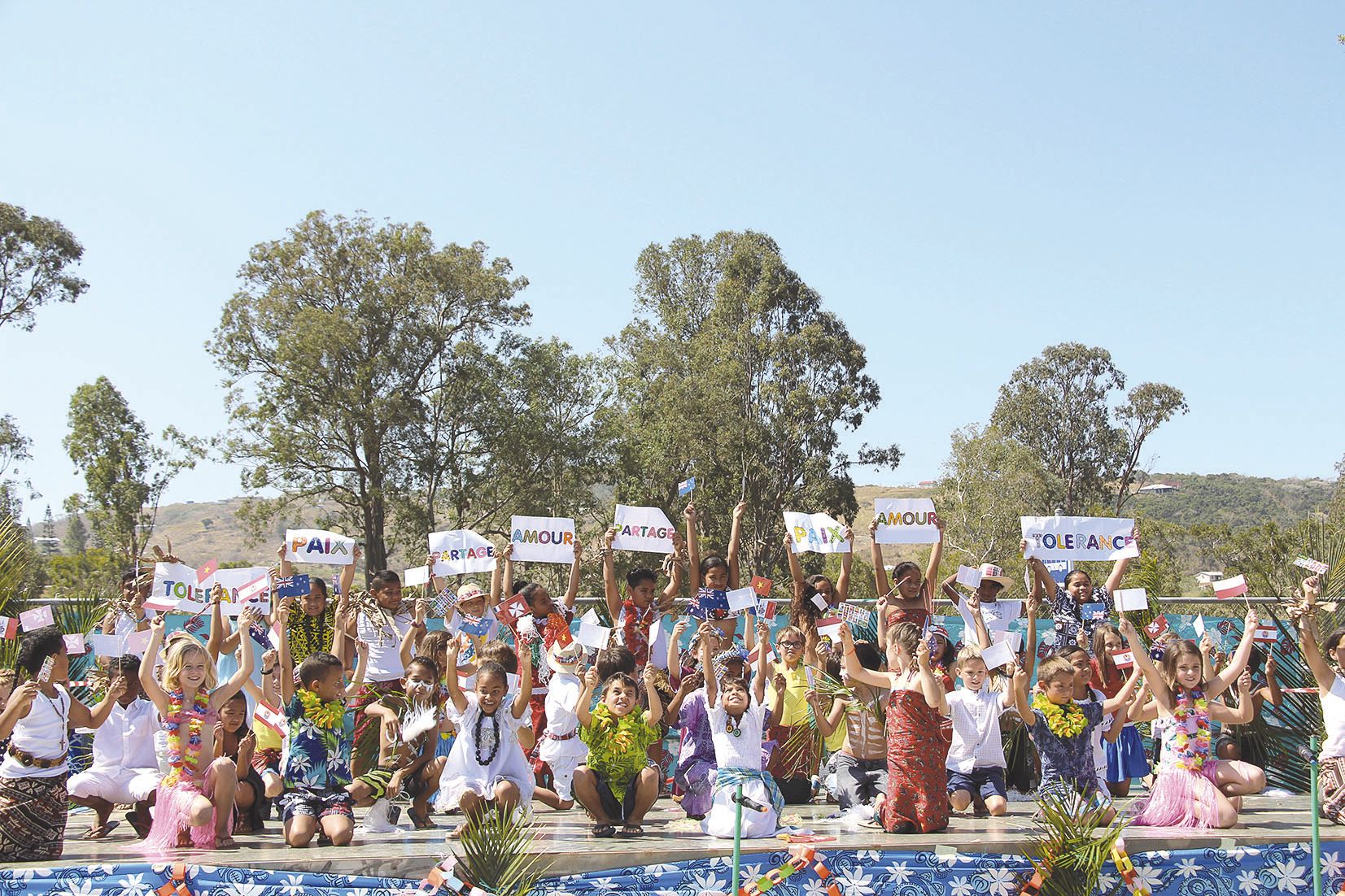 À Païta, la kermesse de l’école Robert-Amel (Païta sud) s’est tenue samedi. Une journée festive qui s’est ouverte par le spectacle annuel des écoliers pendant lequel les élèves ont présenté une danse ou un chant devant leurs parents. L’association des par