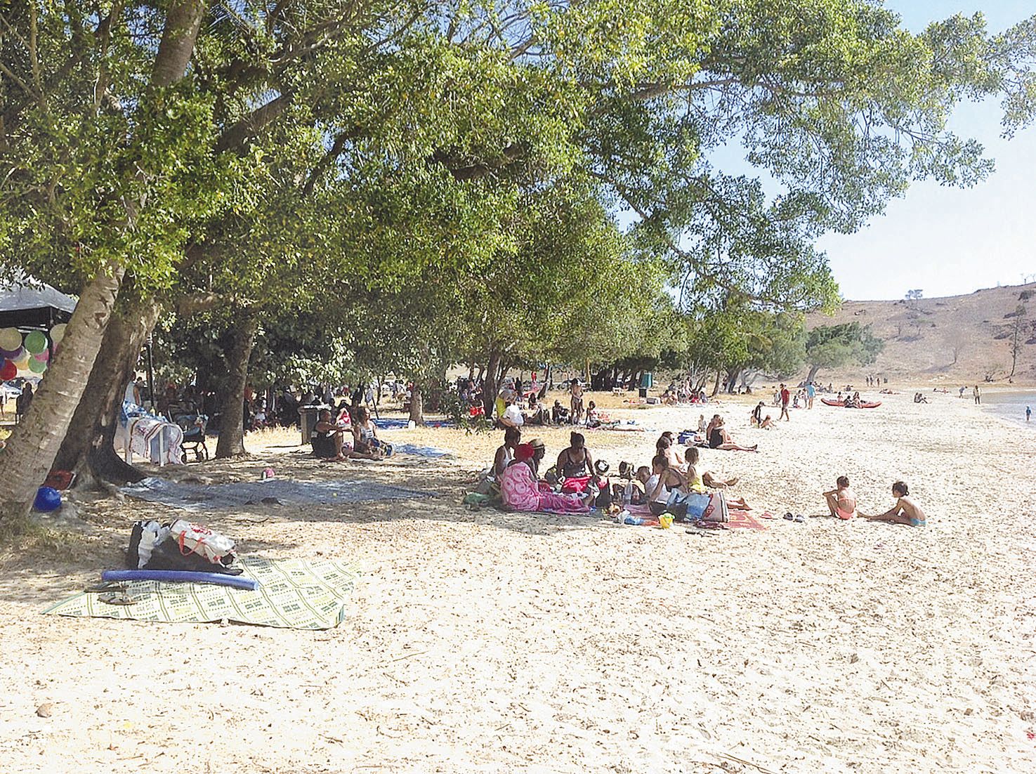 Journée écourtée pour les cinquante-six enfants de Montravel, Magenta, Vallée-du-Tir et Tuband, samedi, au Kuendu Beach. Alors qu’ils devaient passer la journée à la plage, dans le cadre du programme Sport action aventure, ils ont dû quitter les lieux ava