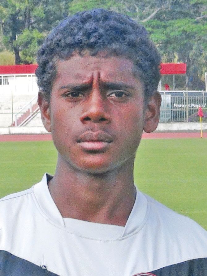 Josuah Hlemu, 16 ans. AS Mont-Dore. Numéro 18.