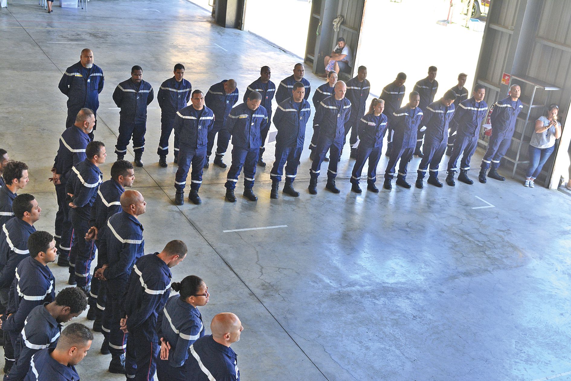 Une partie des pompiers de Païta réunis en décembre  dernier, lors de la cérémonie de la Sainte-Barbe.