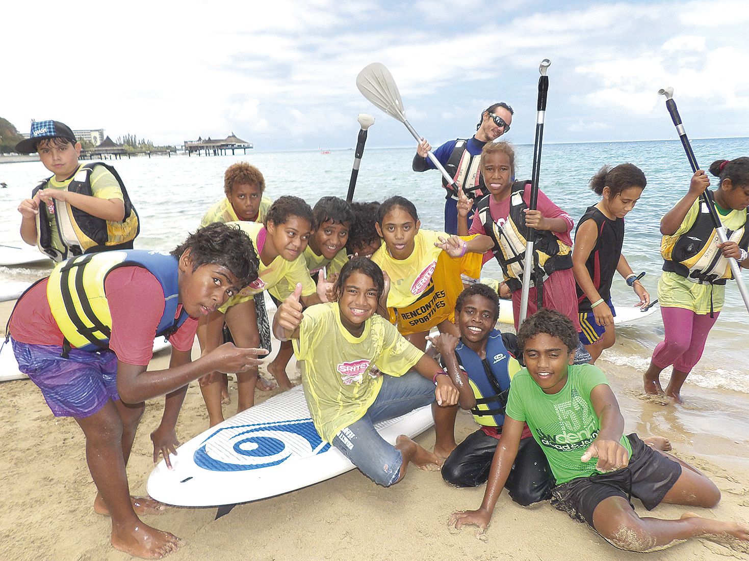 104 jeunes issus de neuf secteurs de Nouméa ont participé, samedi, à la « Partenaire Race », une journée d’activités organisée par la mairie à l’Anse-Vata. « Elle récompense les jeunes les plus assidus du programme Sport action-hebdo mené tout au long de 