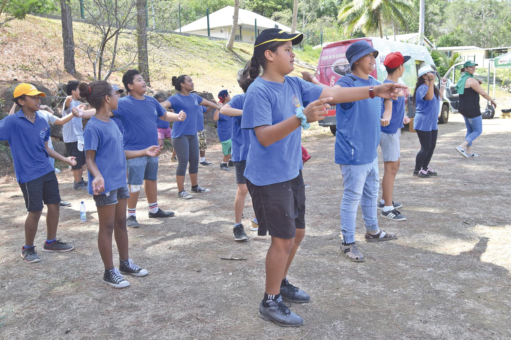 Parmi les ateliers, l’association Shape up Mont-Dore a pris en main les élèves de la classe de CM1 A, pour un petit cours matinal de fitness et de Zumba. « Cette action vient d’un projet d’éducation mis en place il y a plusieurs années », rappelle Lucie H