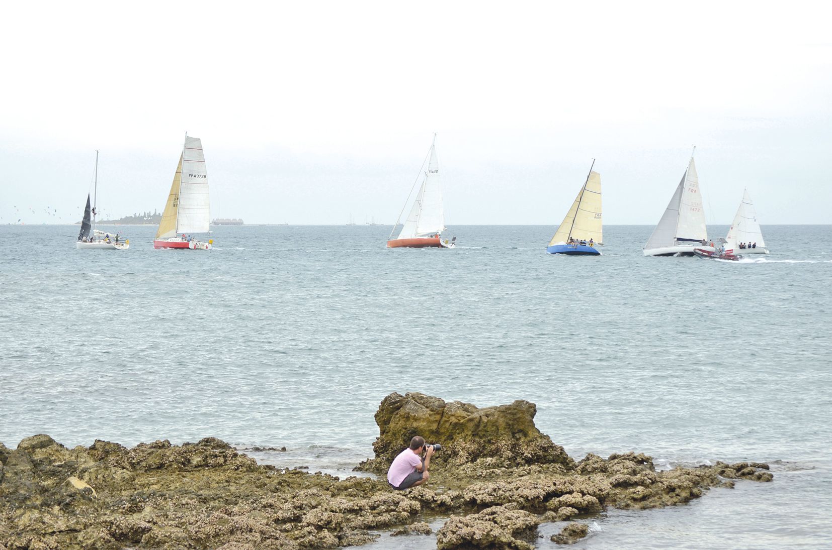 Samedi, le Cercle nautique calédonien, section Alizés, a organisé son traditionnel rassemblement d’embarcations loisirs, « Toutes voiles dehors », qui clôture la saison de voile du CNC. Trente et une embarcations habitables et 5 Elliott, ont navigué ensem