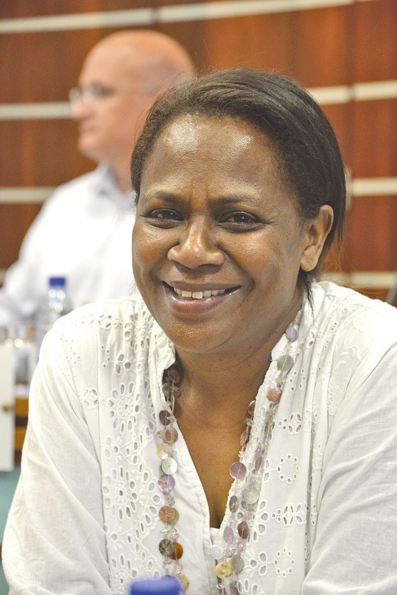 Hélène Iékawé(Calédonie ensemble)