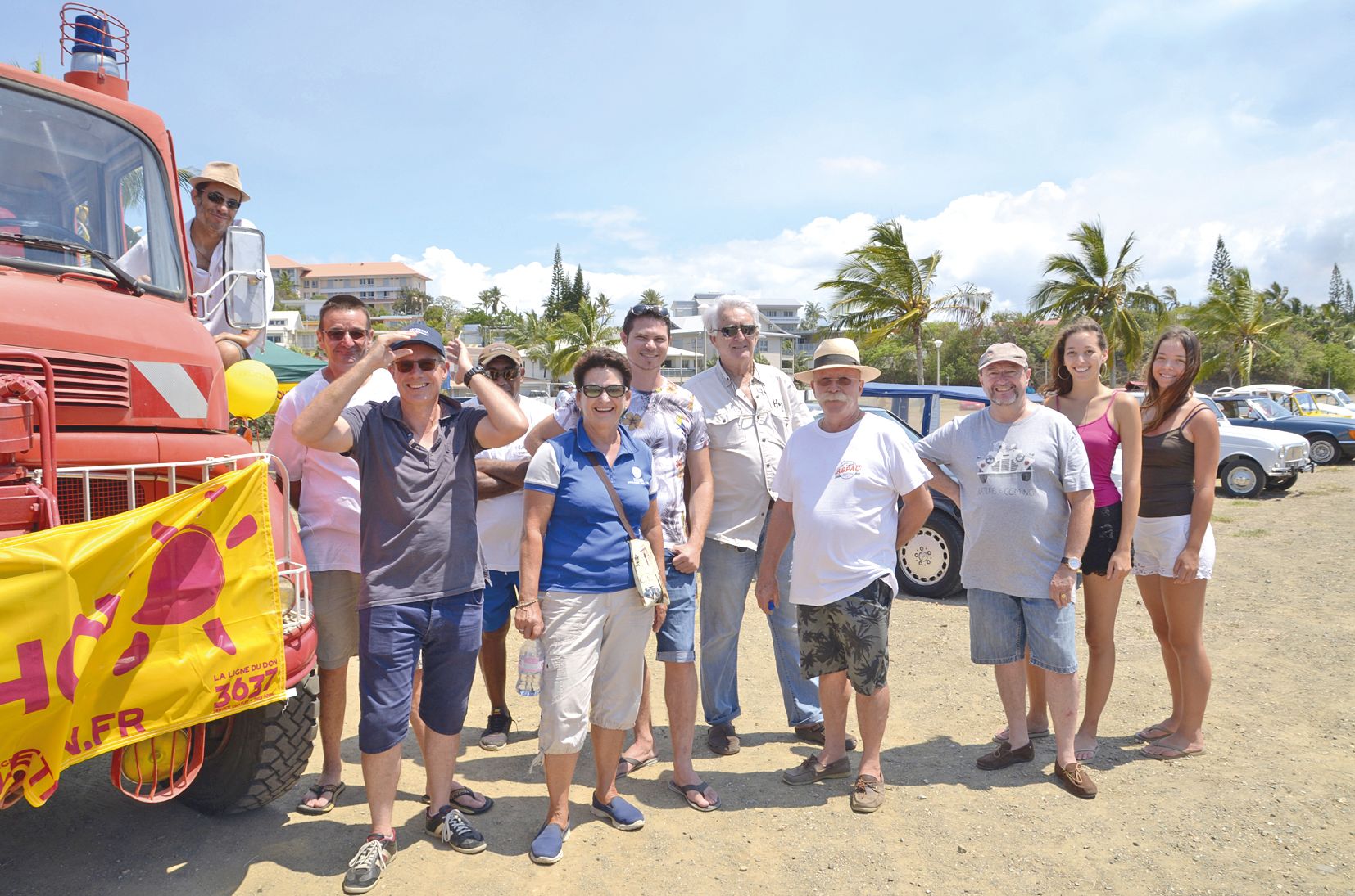 Une quinzaine de membres de l’Aspac, l’Association  pour la sauvegarde du patrimoine automobile calédonien, a proposé des tours en voiture, hier matin. « C’est  un essai mais ça a l’air de prendre, estime Jean-Claude Carobolante, le président. On a le sen