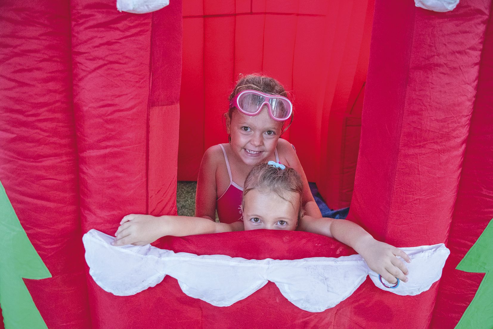 Le père Noël avait même pensé à installer sa maison, que pouvaient visiter les enfants. La piscine « mythique » de la ville attire toujours un public nombreux. « L’endroit est apprécié des Nouméens. »