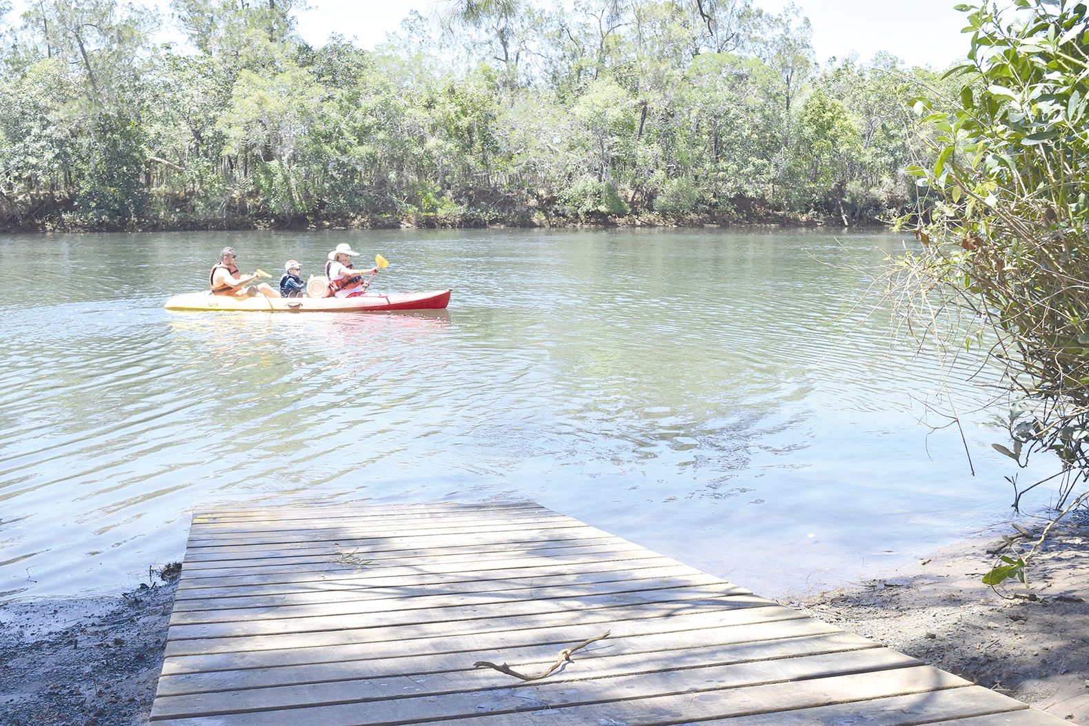 Eléonore et sa famille ont découvert récemment le parc Fayard et se disent ravis de cet espace. Samedi, ils sont partis à la découverte de la rivière en kayak.