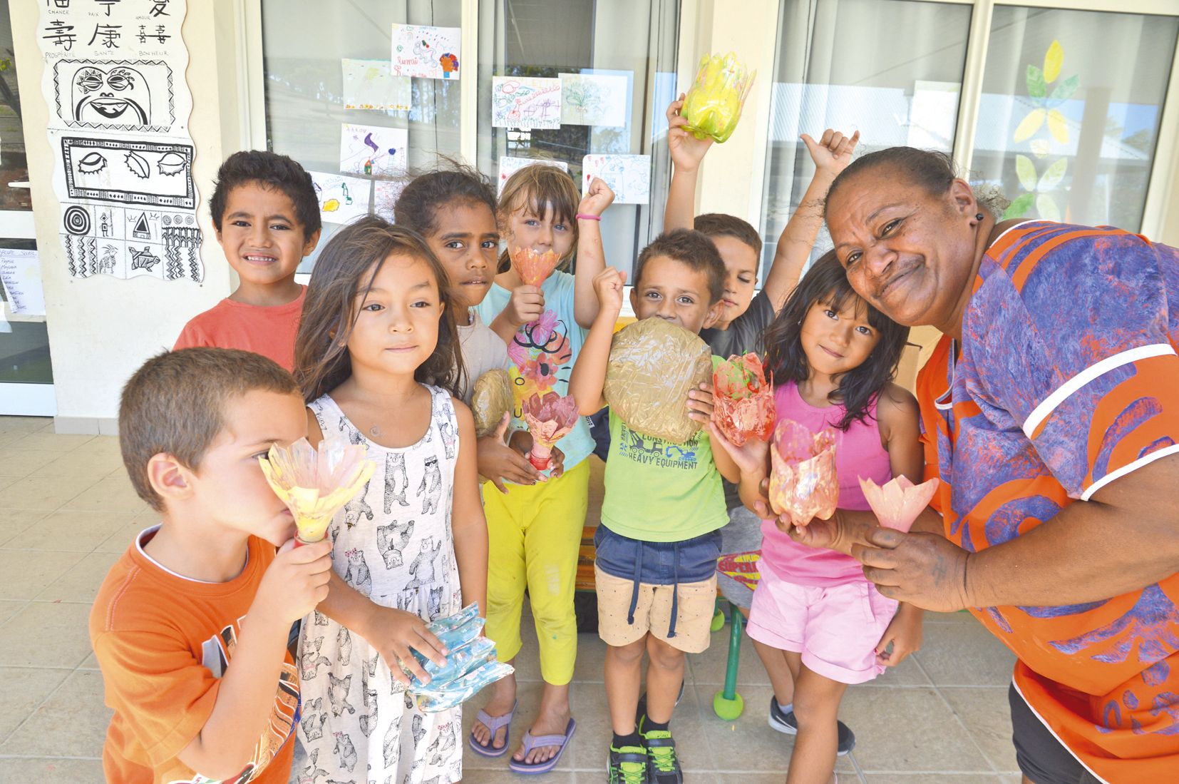 Le centre de l’école Michel-Amiot, à Magenta, rassemble des 3 à 6 ans, jusqu’au 9 février. Cette semaine, la soixantaine de petits bricoleurs a fabriqué des objets en matériaux de récupération comme des jardinières qu’ils rapporteront à la maison.