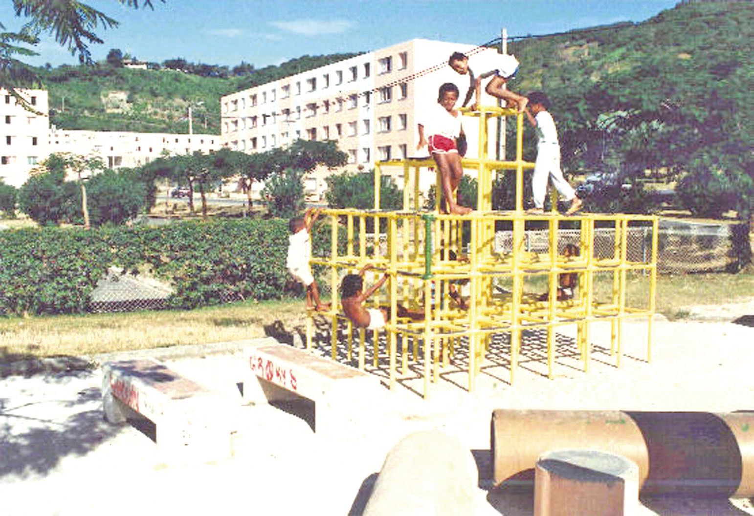 A chaque période de réhabilitation, des espaces de jeux pour les enfants ont été créés.