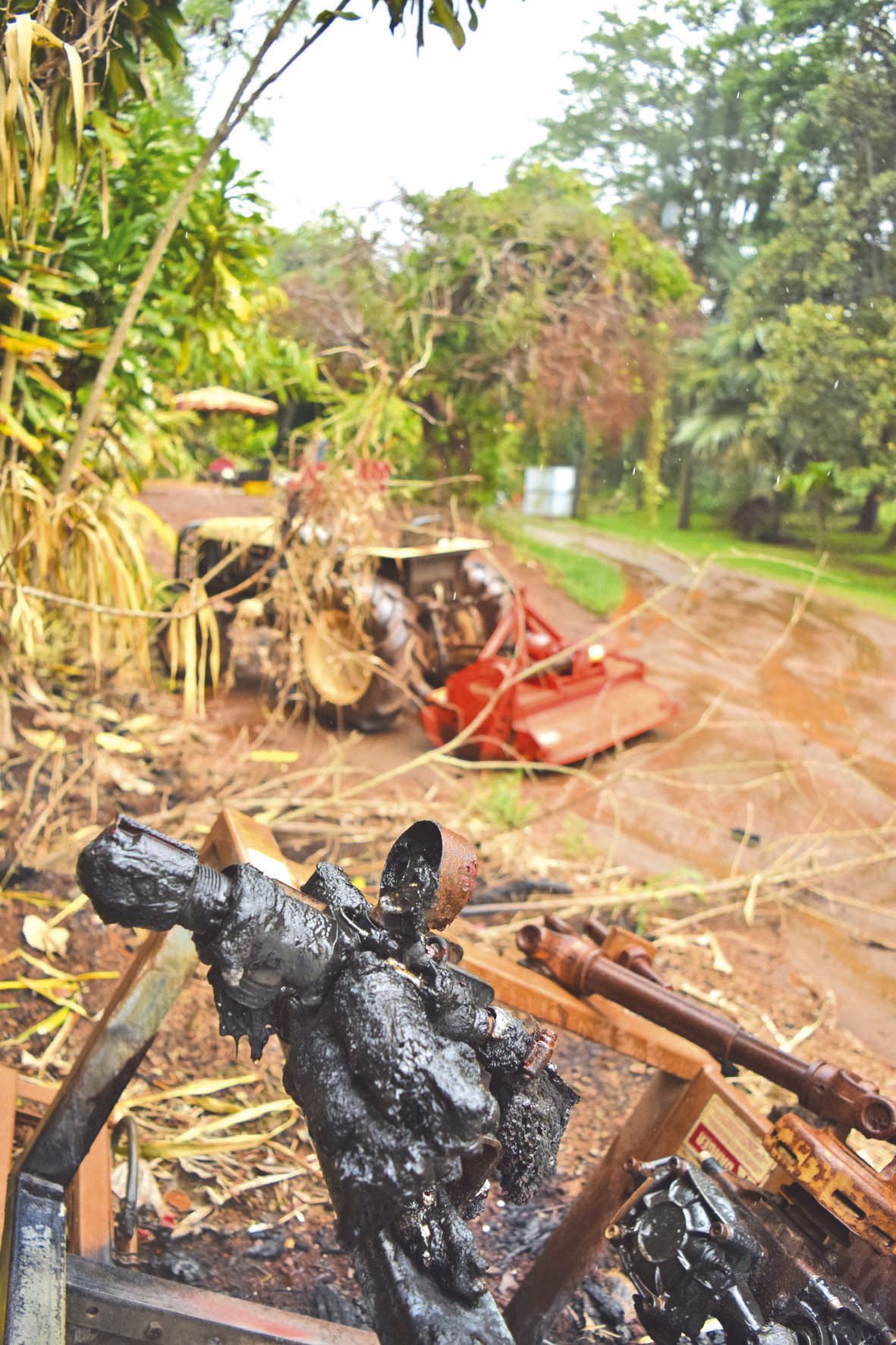 Mais son matériel agricole, à quelques mètres de sa maison, a fondu.