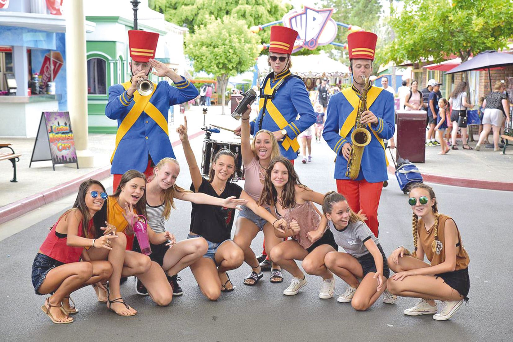 Les camps de vacances à Surfers Paradise font partie intégrante de « l’esprit » ESL.  Au programme du séjour : surf, tennis, golf, plage, parcs à thèmes, stages d’anglais  et découverte de la ville.