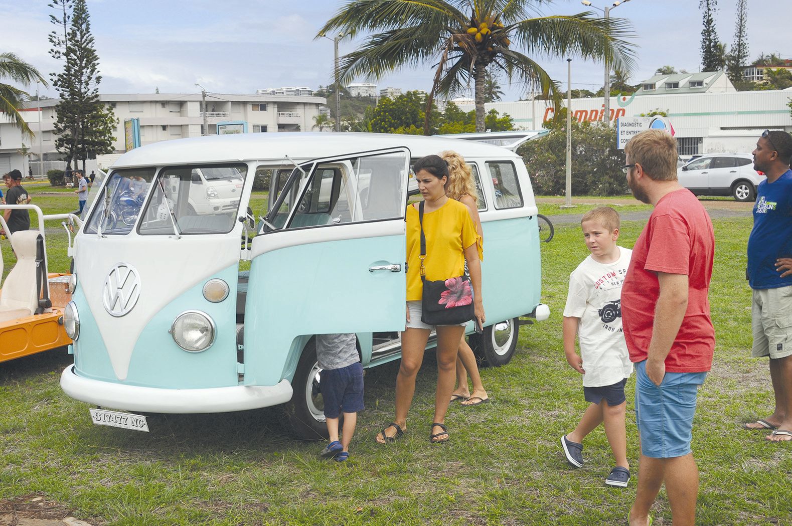 L’association de sauvegarde du patrimoine calédonien a tenu son rendez-vous mensuel, dimanche, sur le parking de N’Géa. L’occasion d’apprécier ce Combi Volkswagen de 1967.