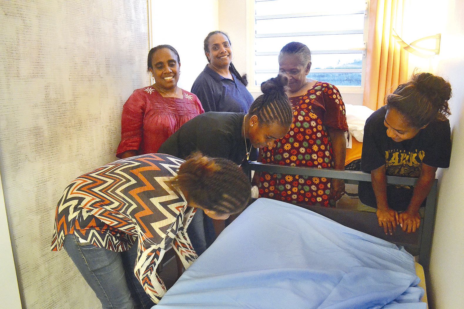 Dans cet appartement, toutes les internes viennent de Yaté et se connaissent déjà. De quoi rassurer leurs mamans, moins inquiètes que si leur fille s’était retrouvée seule à Nouméa.