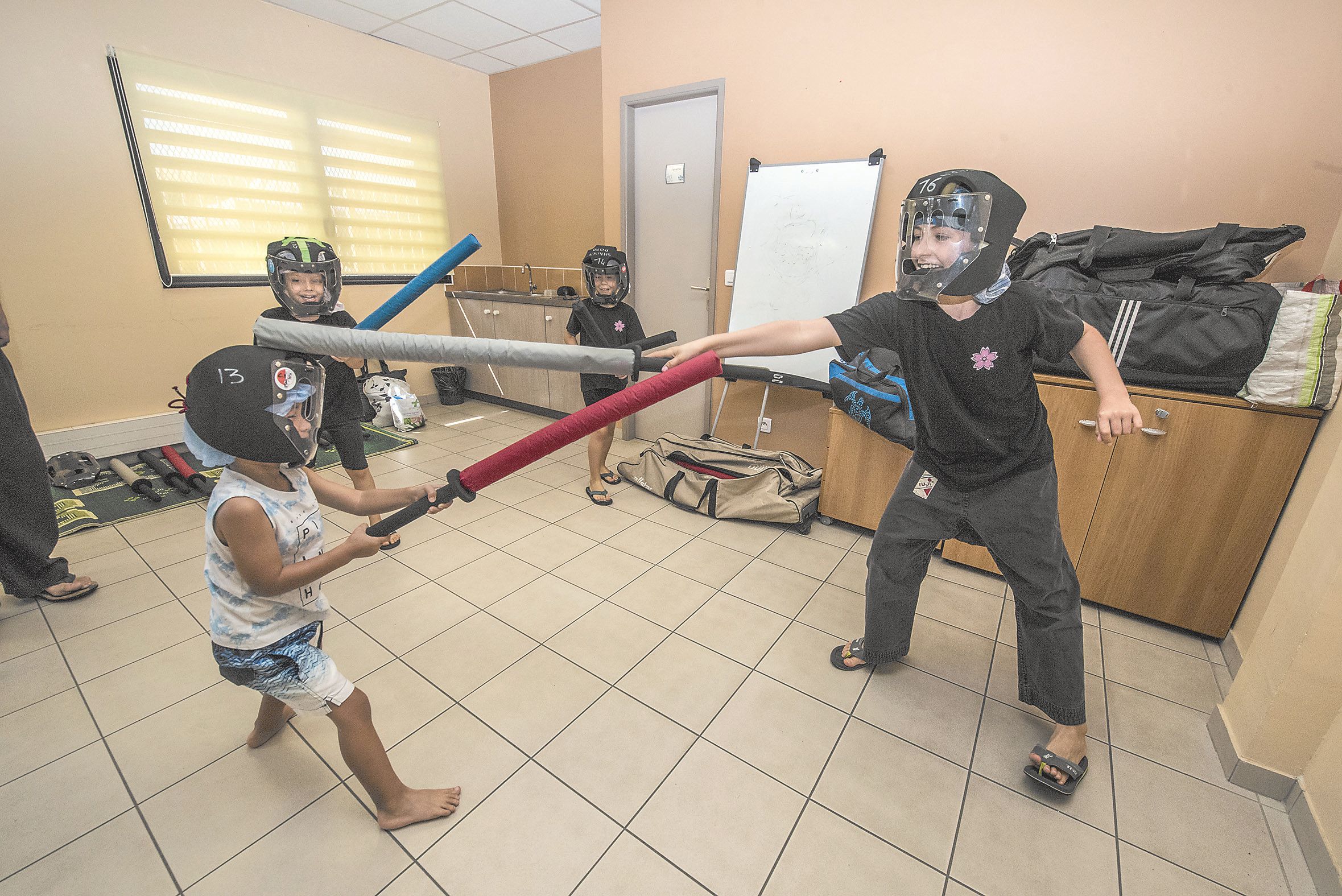 Rivière-Salée. À la Maison de la famille, samedi, le premier Samedi découvertes de l’année sur le sport offrait des initiations au yoga, à la boxe, au speed ball, à la slackline, ou encore à l’escrime et au chanbara (photo). Cet art martial japonais consi