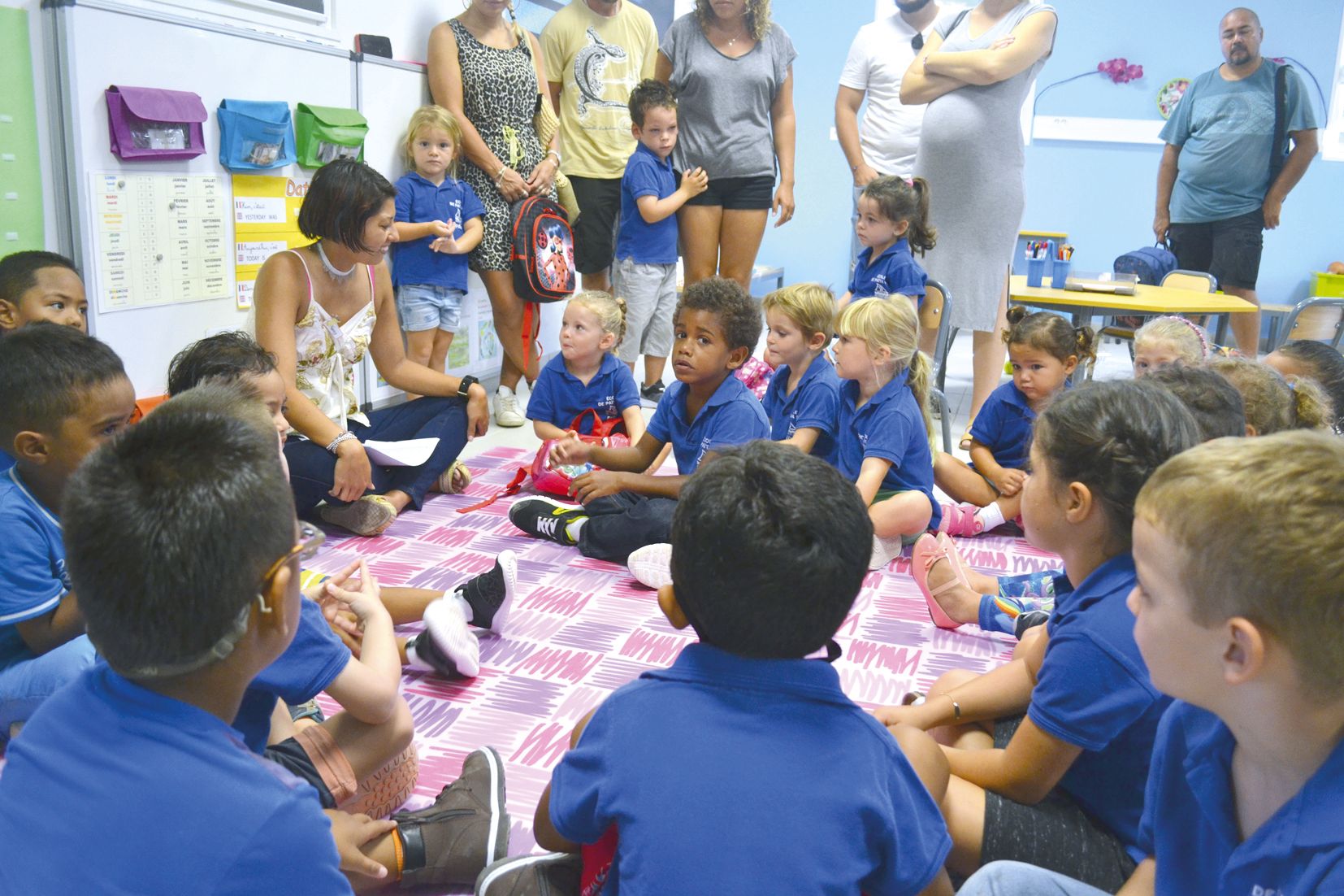 Les enseignants se baseront sur la méthode pédagogique alternative de Montessori. Voilà pourquoi les salles ne sont équipées que de deux tables au lieu des classiques pupitres.