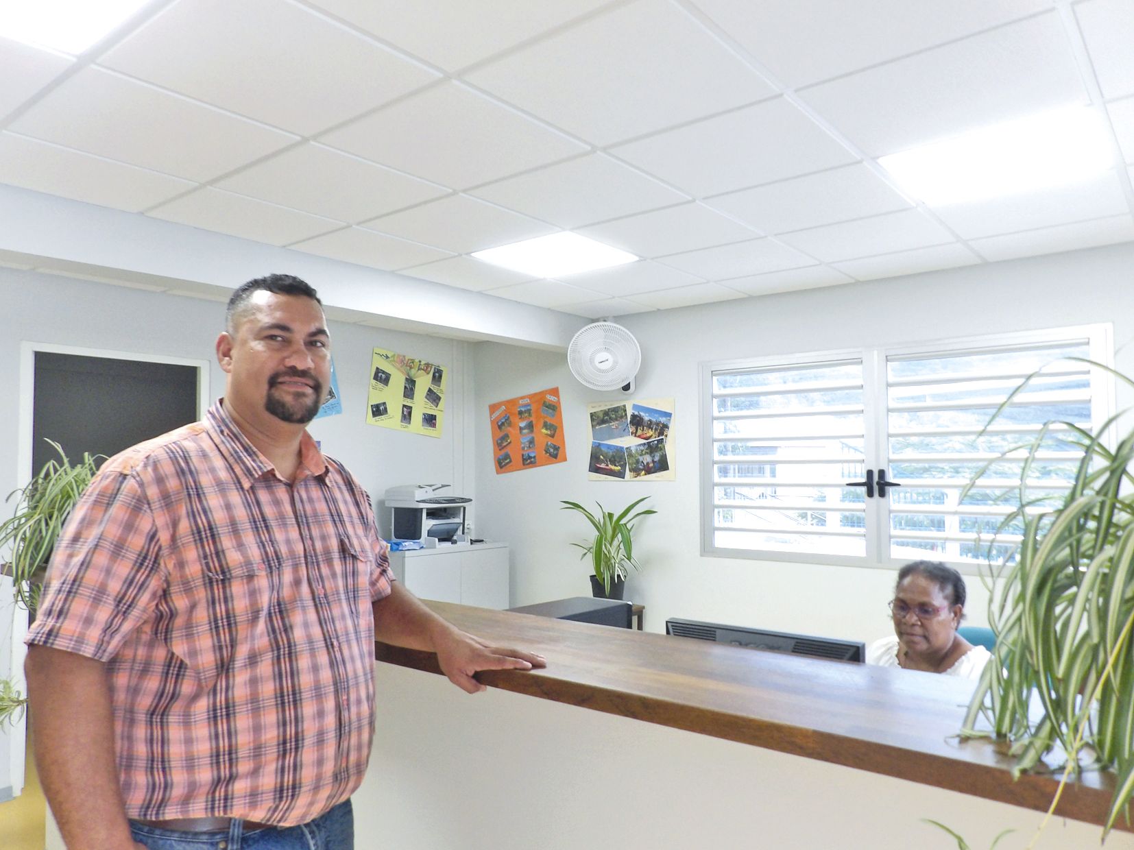 La nouvelle vie scolaire a été déplacée et les grilles d’accès au collège ont été changées.