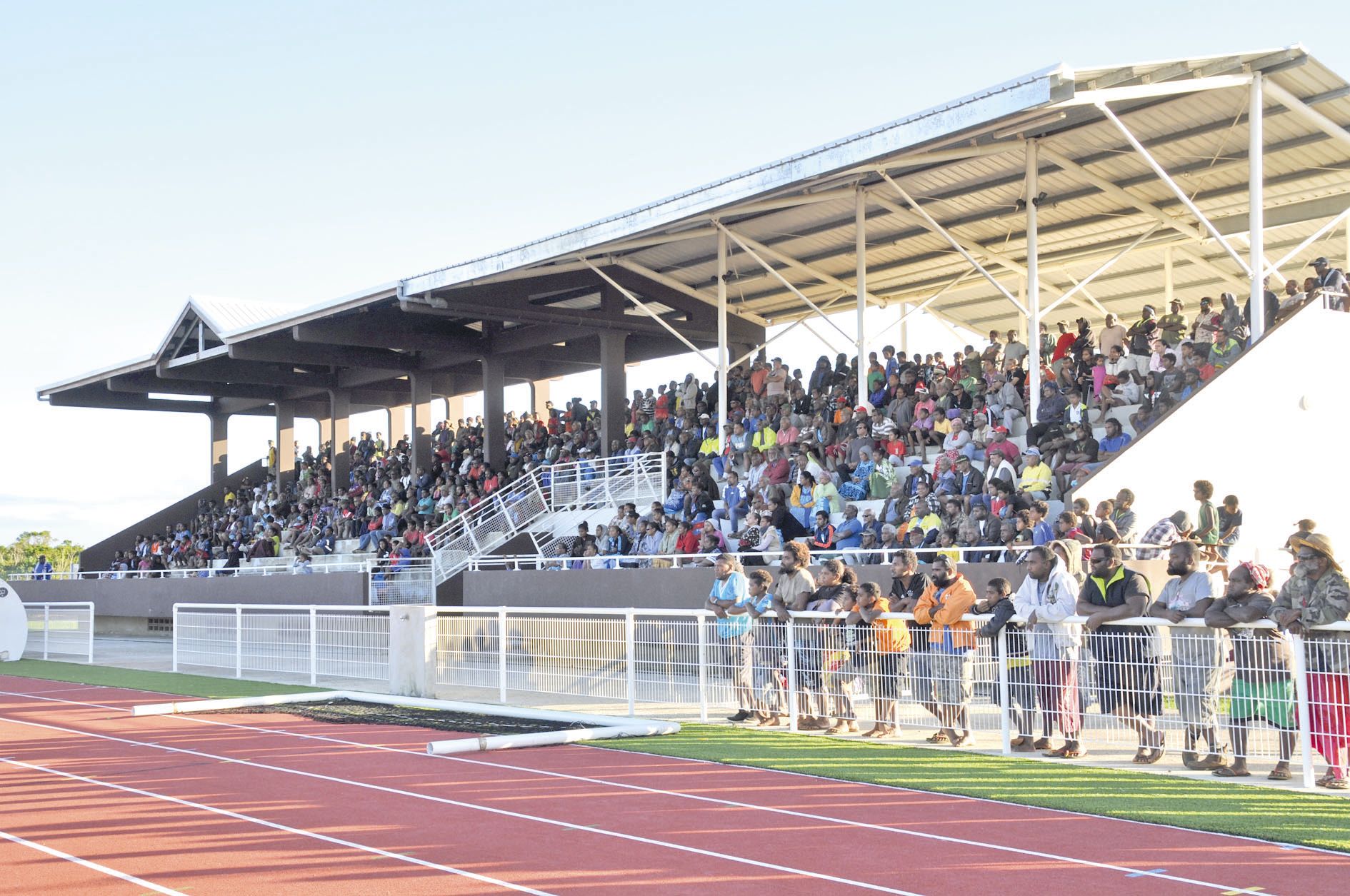 Il ne manque pas grand-chose pour que le stade de La Roche soit aux normes pour accueillir, un jour, un match de Coupe de France.