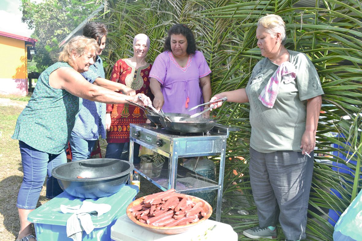 A l’image de celle des Arabes, toutes les communautés conviées à participer à cette fête ont préparé une spécialité culinaire de leur pays d’origine pour le déjeuner partage.  « Certains ont amené leur plat tout prêt. Nous, nous avons choisi de préparer n