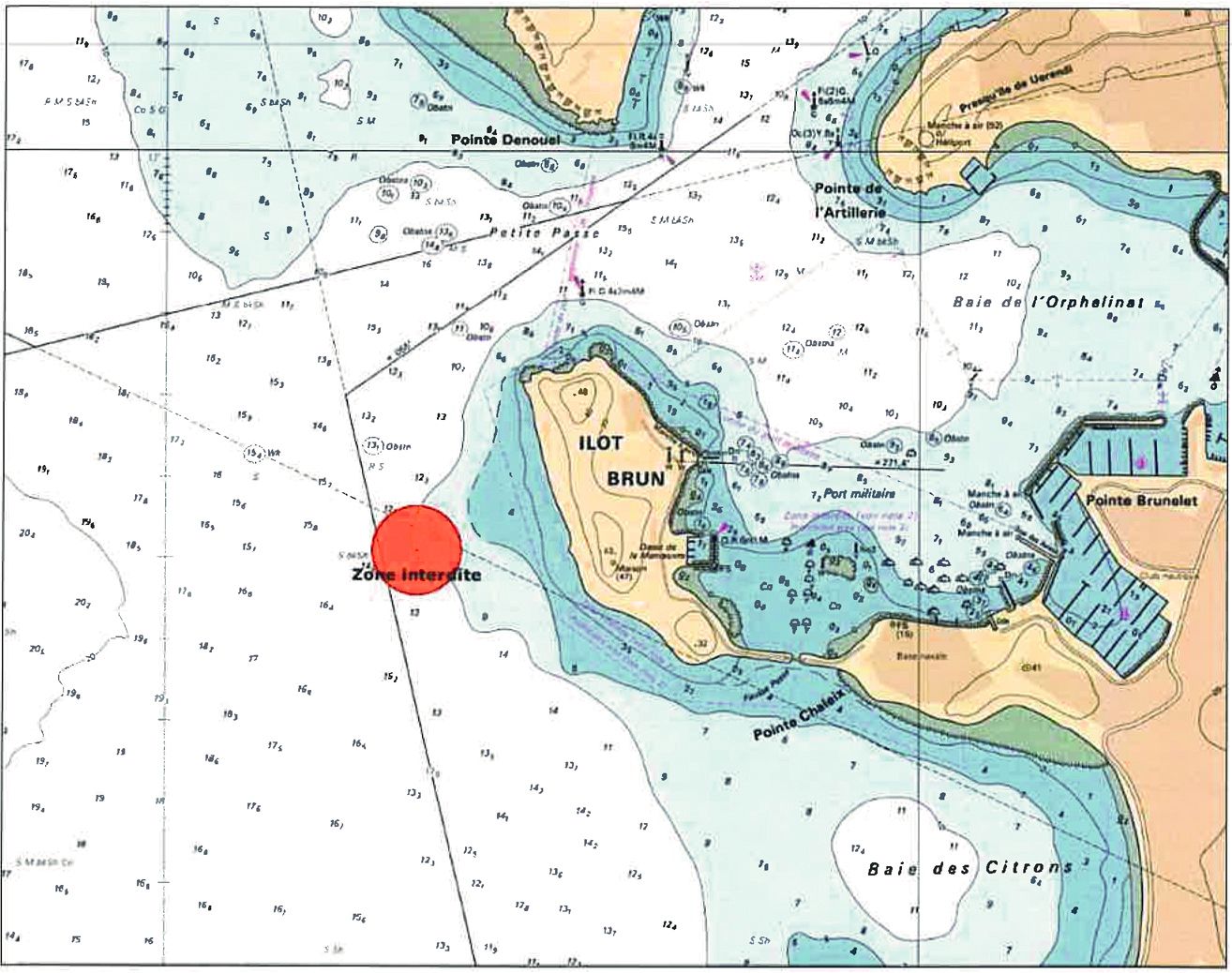 Proche de la pointe Denouel, la zone temporaire d’interdiction est située vers le sud, à quelques encablures du littoral. Extrait carte SHOM