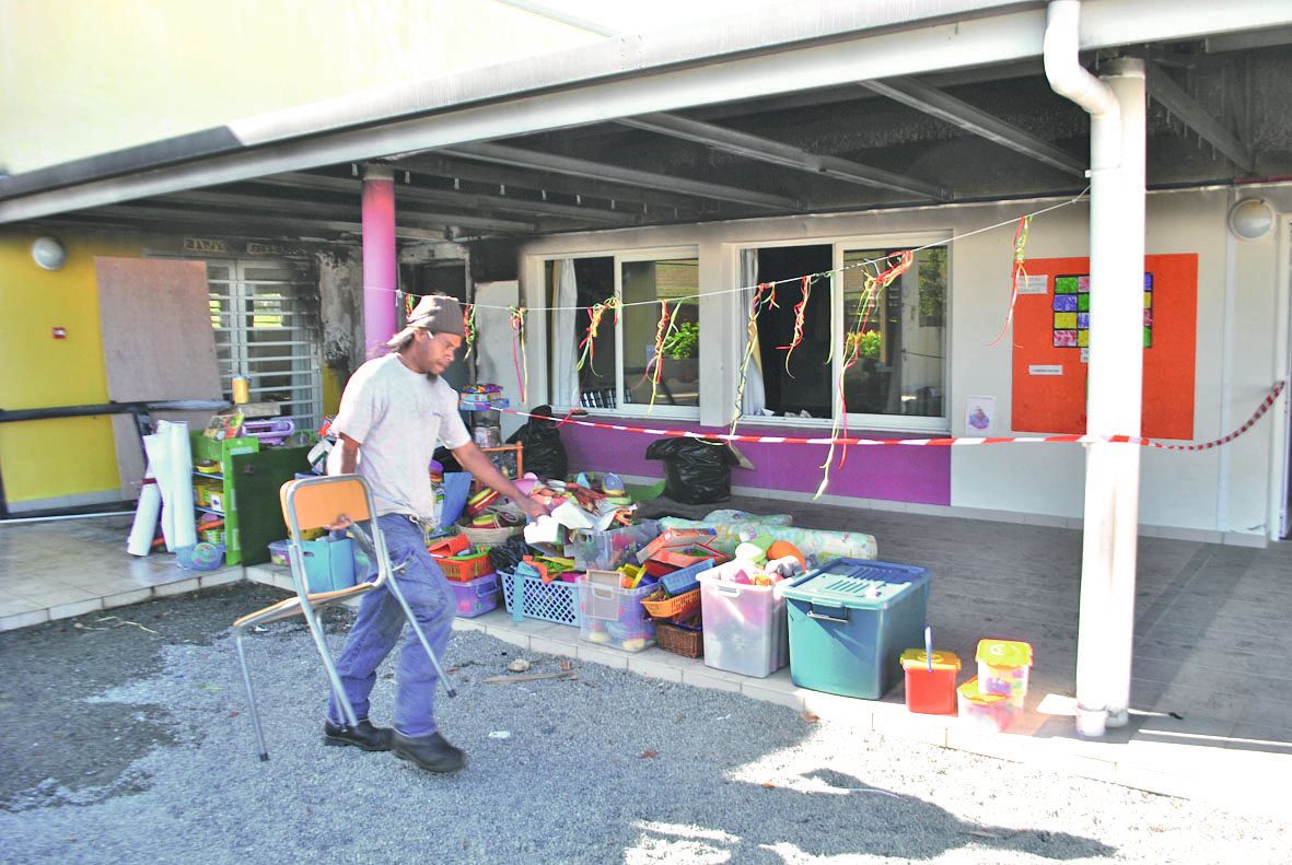 L’école Michel-Amiot, à Magenta, est régulièrement ciblée.  En 2012, sa salle de repos a même été incendiée. 