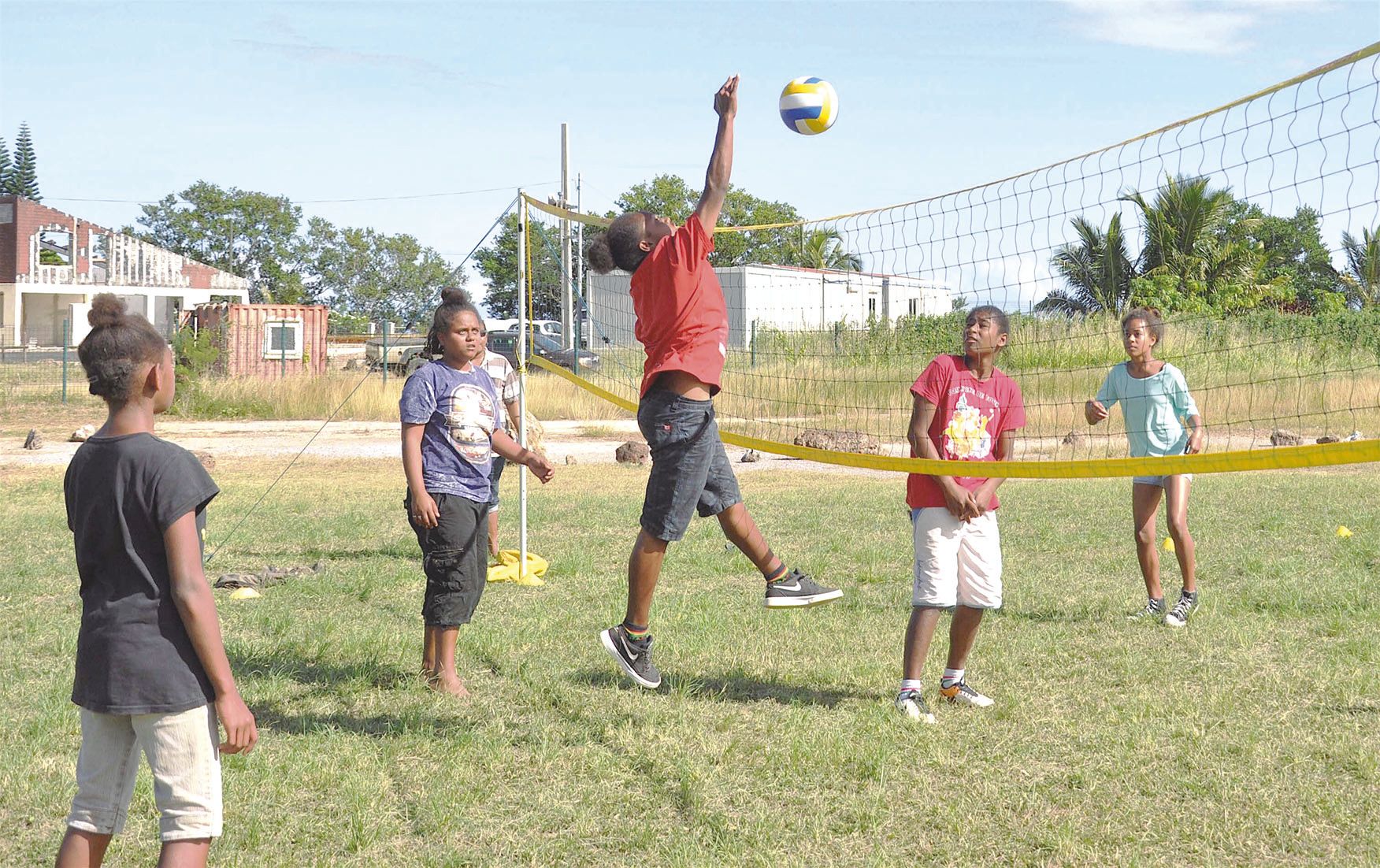 Dans la catégorie  des 13/15 ans en volley-ball, l’équipe de Paevala s’est imposée sur celle d’Ymaïm par deux  sets à 0. Ces deux équipes se sont qualifiées pour les finales du district Nord.