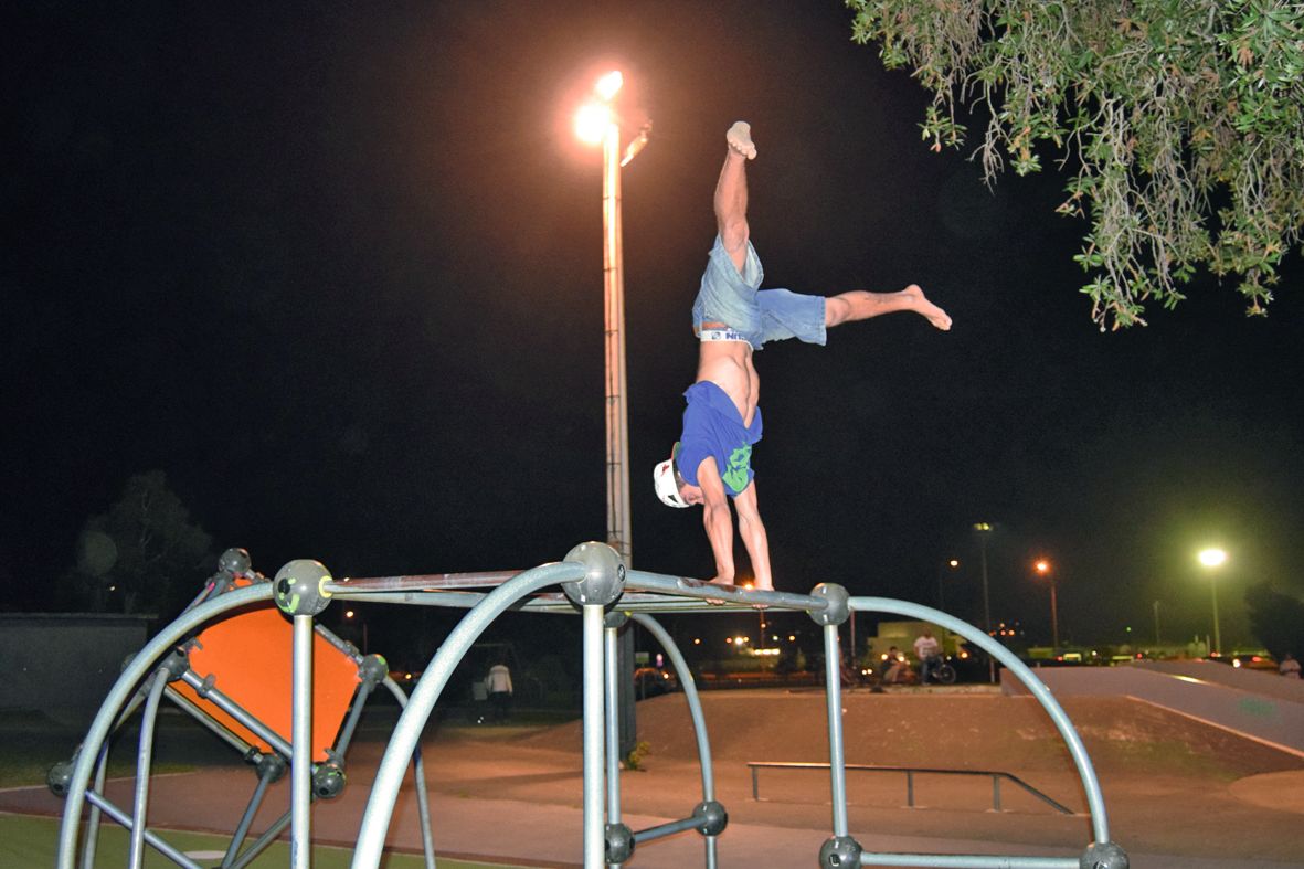 Quelques jeunes ont fait une démonstration de street workout.  Une gym de rue pratiquée librement sur des aménagements publics prévus à cet effet. La plupart des adeptes sont autodidactes, mais l’association ThugzSchool permet de réunir les jeunes talents