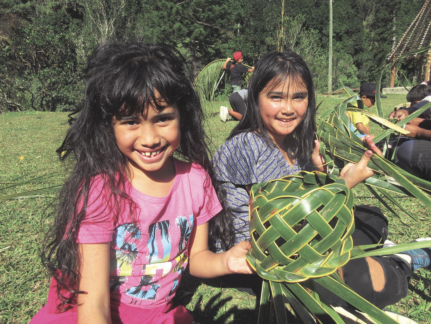 Les enfants ont participé à un atelier tressage et ont présenté les différents objets réalisés, comme ce petit panier.