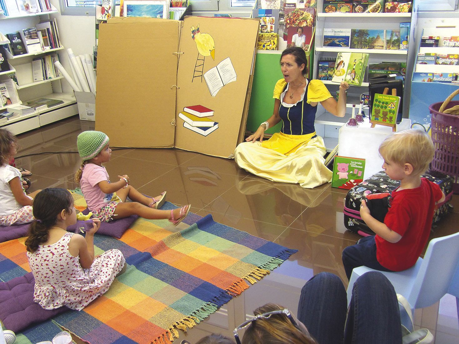 Magenta. Un atelier de lecture gratuit a réuni une trentaine d’enfants dans le coin lecture de l’As de trèfle, samedi matin. Ils ont suivi les aventures des petits amis de la conteuse Viviguili.Photo K.P