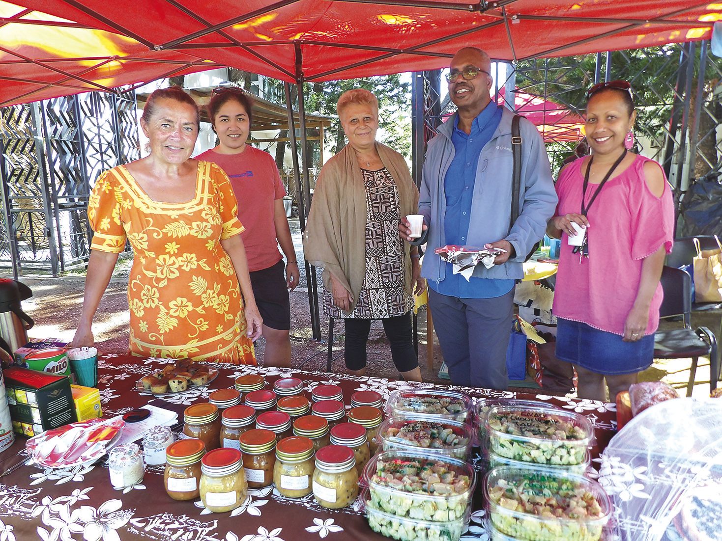 quartier-latin. Les Amis du musée ont vendu, samedi, dans la cour de l’institution, des gourmandises salées et sucrées, confectionnées à partir de produits locaux. L’objectif étant de collecter des fonds pour aider financièrement le musée. Photo K.P