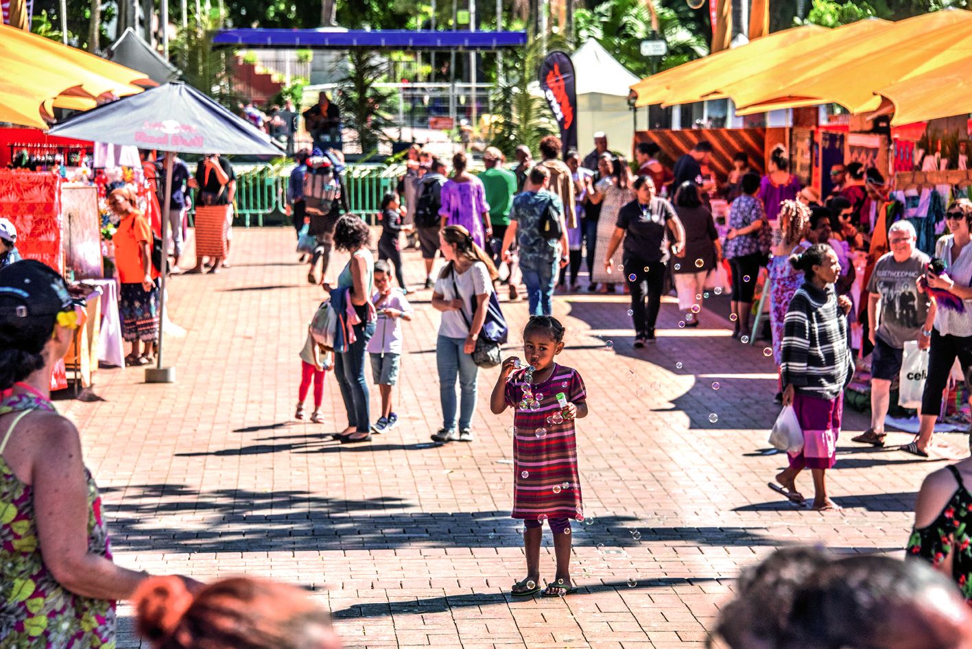 Que ce soit entre midi et 14 heures ou plus tard dans l’après-midi, de nombreuses familles ont profité de la manifestation pour une sortie en plein air avec les enfants.